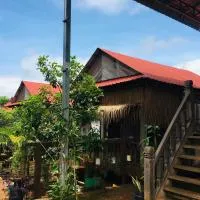 Ratanakiri Farmhouse & Trekking, ξενοδοχείο σε Banlung