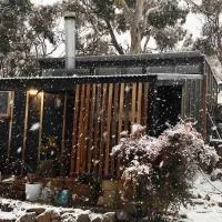 ReThynk Unique Tiny home East Jindabyne, Hotel in Jindabyne