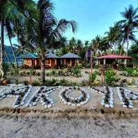 Akoya Beach Park and Cottages, hotel em Locaroc