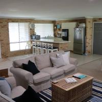 Sandcastle by the Sea - a cosy holiday home, hotel near Esperance Airport - EPR, Esperance