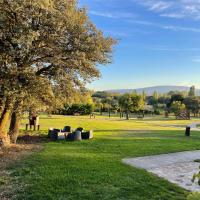 casa rural de un artista en plena naturaleza piscina y parque de esculturas en villarcayo