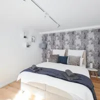 Stilvolles Apartment ruhig, 24-7 Self-Check in, WLAN top, Parkplatz an der Strasse, Bushaltestelle vor Haus, hotel Göttingenben