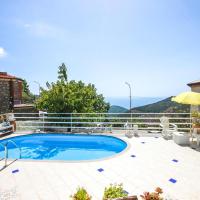 Stunning home in Casalsottano with Outdoor swimming pool, WiFi and 3 Bedrooms, hotel a Casal Sottano