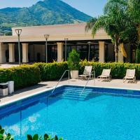 Plaza Hotel and Suites: San Salvador şehrinde bir otel
