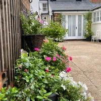 The old coach house 8 North lane, מלון בKent