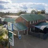 The Crossing Motel、JuneeにあるTemora Airport - TEMの周辺ホテル