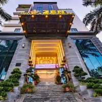 ZEN RIVERSIDE HOTEL & RESIDENCES, hotel u gradu Hajfong