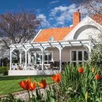 Anglesea House Inn، فندق في Renwick