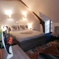 Chez Cathy Chambre d'hôte cosy avec piscine, jacuzzi et grand salon, proche futuroscope, cure thermale, wifi, salle de bain, parking, Hotel in La Roche-Posay