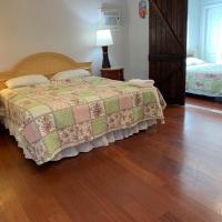 Double bedroom with private bathroom for family or friends
