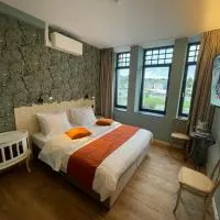 Hôtel Demelenne โรงแรมในโอตง