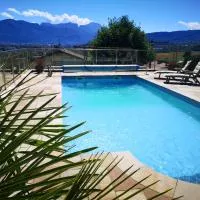 Studio Bellevue appart indépendant rénové 2024 piscine parking proche centre Annecy, готель у місті Poisy