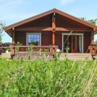 Tomatin - Luxury Two Bedroom Log Cabin with Hot Tub