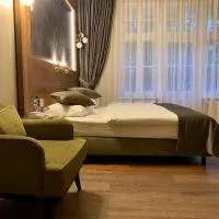 Pensjonat - Restauracja Żółty Domek: Szczecinek şehrinde bir otel