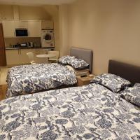 London Luxury 2 bed studio 4 mins from Ilford Stn - FREE parking, WiFi, garden access
