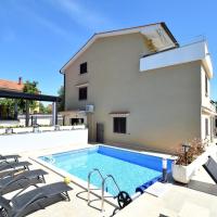 Apartments Zrinka