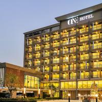 ONE Hotel, hotel em Pathum Thani