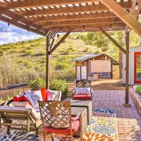 Modern Clarkdale Tiny Home on Mingus Mountain, hotel in Clarkdale