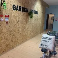 Garden Hostel, hotel a Aradas