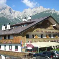 HOTEL DOLOMITI di De Martin D Oscar, hotel i Comèlico Superiore