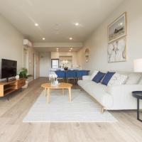 Luxurious 2 bedroom apartment Free secure parking, hotel in Albany, Auckland