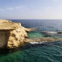 Lovely 3-bedroom apartment in Marsalforn, Gozo!, готель у місті Марсалфорн