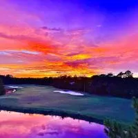 St James Golf Resort 331 Penthouse 3/3 sleeps 8 gated pool 1dog ok, hôtel à Big Blackjack Landing