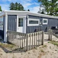 Main Beach River Retreat - Wasaga Beach 1 - Main Strip - 93 Mosley St, hotel Wasaga Beachben
