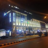 Goldcrest Luxury Apartments, hotel in Lahore