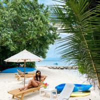 Summer Vibes Beach Front, hotel in Rasdhoo