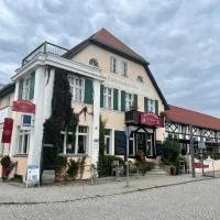 Bahnhofshotel Die Neue Bühne، فندق في باد سارو