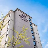 Crowne Plaza Newark Airport by IHG、エリザベスにあるニューアーク・リバティー国際空港 - EWRの周辺ホテル