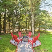 Gorgeous Pocono Summit Retreat with Game Room!, hotel perto de Pocono Mountains Municipal - MPO, Pocono Summit