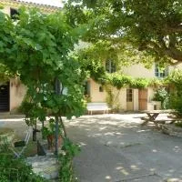 belles chambres d'hôte, spacieuses et paisibles, en pays de Forcalquier, hotell sihtkohas Saint-Étienne-les-Orgues