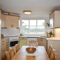 2 Bedroom Amazing Home In Klågerup, отель рядом с аэропортом Аэропорт Мальмё Стуруп - MMX в городе Klågerup