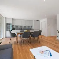 Moderne Neubauwohnung in Wilderswil, hotelli kohteessa Wilderswil