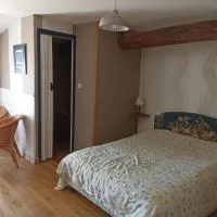 la ferme des pres โรงแรมในNeuilly-en-Sancerre