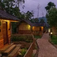 Kampung Bareto Cottage And Resto, hotel di Cisurupan