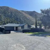 Kurow House on Bledisloe - A2O Cycle Trail Oasis., hotel em Kurow