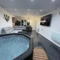 Appartement hors du commun avec son jacuzzi, hotel sa Salies-de-Béarn