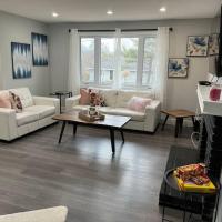 Sunny, newly renovated 3BRM home With free parking in lower sackville, hotel in zona Aeroporto Internazionale di Halifax Stanfield - YHZ, Lower Sackville