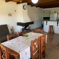 Casa amplia Costa Azul, La Paloma a 2 cuadras de la playa, Hotel in La Paloma