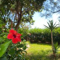 Villa in front of the sea with private garden