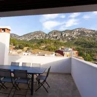 CASA RURAL BIENVENIDA, hotel em Cuatretondeta