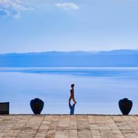 Mövenpick Resort & Spa Dead Sea, hotel in Sowayma