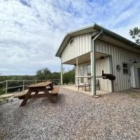 Inspiration Cabin at Lake Godstone, hotel em Jacksboro