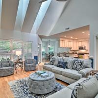 Gorgeous Pinehurst No 6 Home with Two Patios!, hotel poblíž Moore County - SOP, Pinehurst