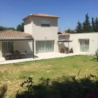 Chambre d hôtes Cabries Calas 5 min gare TGV Aix Pôle d activités d Aix en Provence et Arena, hotel en Cabriès