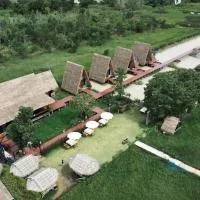 Rice Wonder Cafe & Eco Resort، فندق في رايونغ