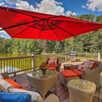 Lawrenceville Gem with Boat Dock on Private Lake!, hotel poblíž Gwinnett County (Briscoe Field) - LZU, Lawrenceville